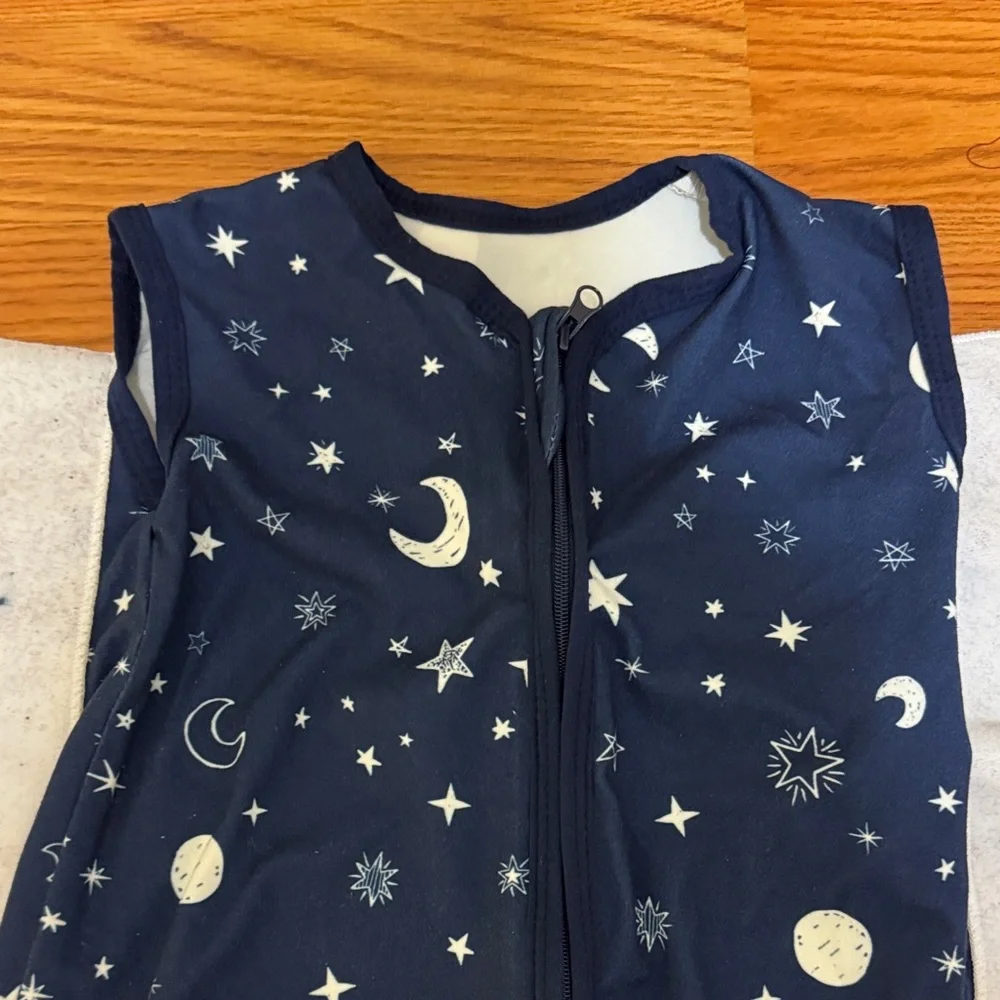 ⚠️ 2 Swaddle Blankets with Cloud and Star Patterns⚠️